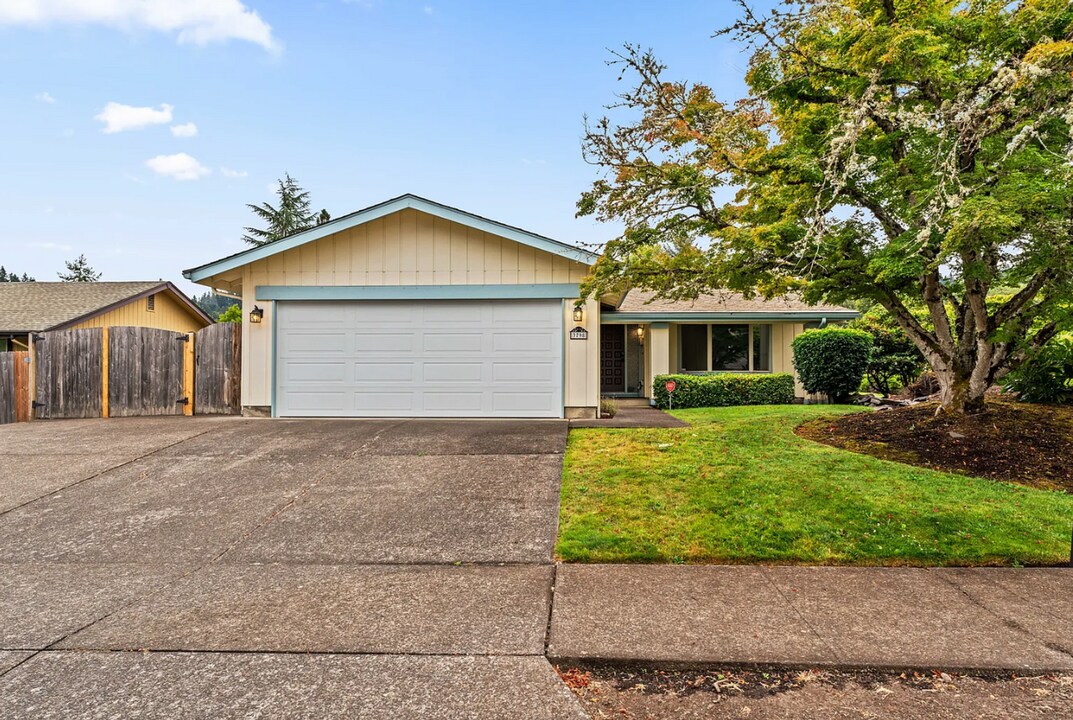 3798 Kevington Ave in Eugene, OR - Building Photo