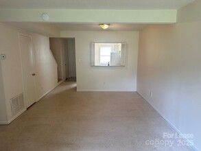 2939 Heathstead Place in Charlotte, NC - Building Photo - Building Photo