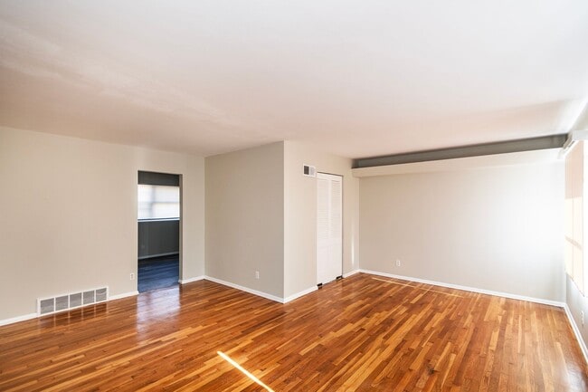 2267 Heritage Dr in St. Louis, MO - Building Photo - Building Photo