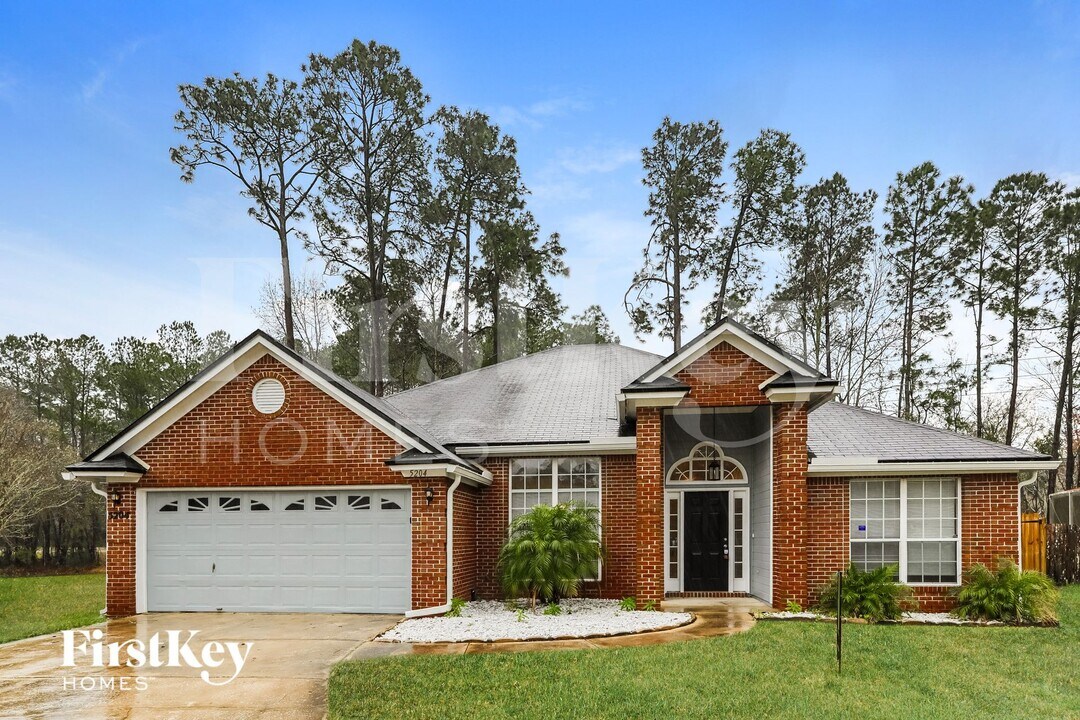 5204 Oxford Crest Dr in Jacksonville, FL - Building Photo