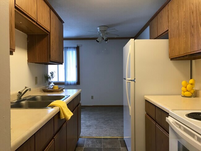 Huntington Hills Apartments & Townhomes photo'