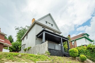 334 Overbrook Blvd in Pittsburgh, PA - Foto de edificio - Building Photo