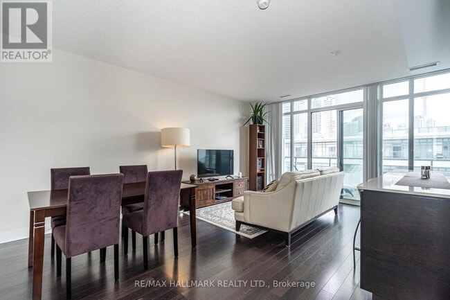 90 Stadium Rd in Toronto, ON - Building Photo - Building Photo