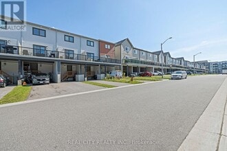 63 Andean Ln in Barrie, ON - Building Photo - Building Photo