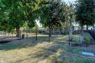 6763 Hill Ct in Azle, TX - Building Photo - Building Photo