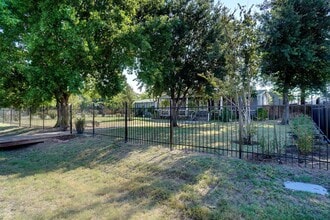 6763 Hill Ct-Unit -Unit A in Azle, TX - Building Photo - Building Photo