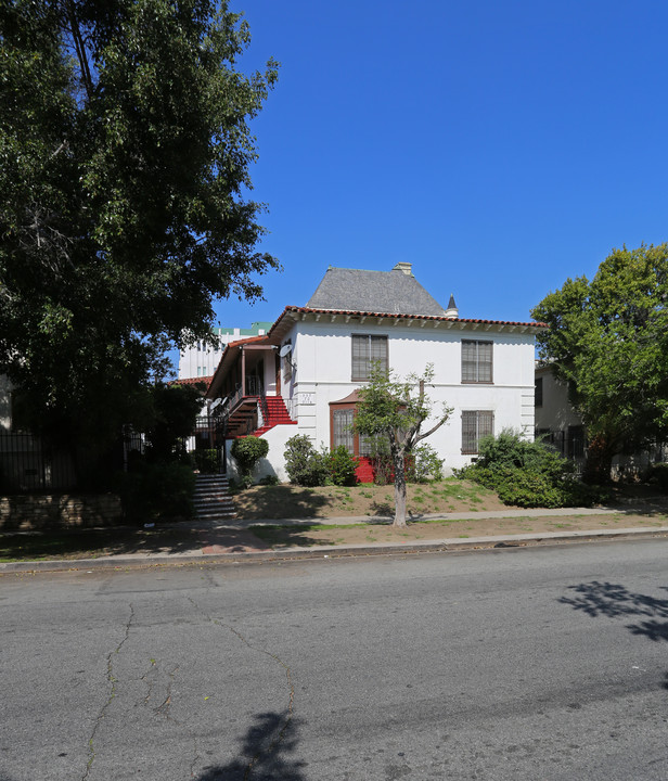 907 S Hobart Blvd in Los Angeles, CA - Building Photo