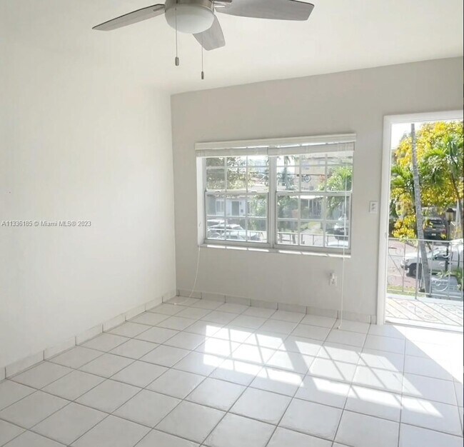555 SW 16th Ave-Unit -12 in Miami, FL - Building Photo - Building Photo
