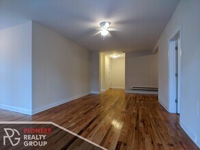 630 W Cornelia Ave, Unit 622-1S in Chicago, IL - Foto de edificio - Building Photo