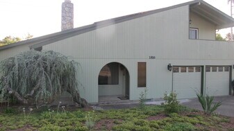 1816 NW Lincoln St in Albany, OR - Building Photo