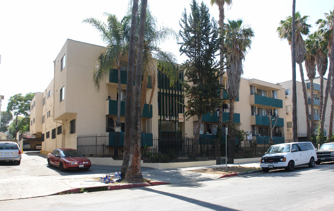 940 Arapahoe St in Los Angeles, CA - Foto de edificio - Building Photo