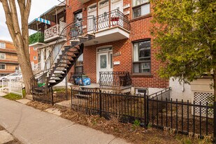 2488-2492 Saint-Zotique St E in Montréal, QC - Building Photo