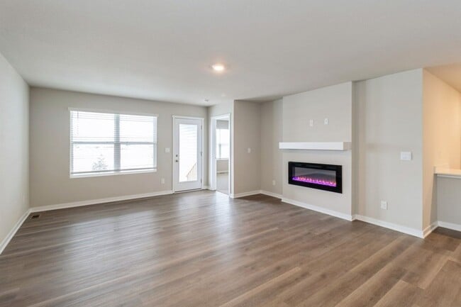 1227 NW Williamsburg Ln in Waukee, IA - Building Photo - Building Photo