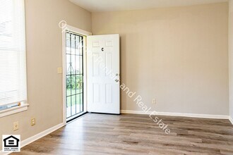 1030 Columbia Ave-Unit -C in Fort Wayne, IN - Building Photo - Building Photo