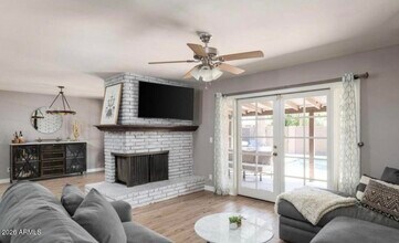 225 E Minton Dr in Tempe, AZ - Building Photo - Building Photo