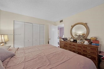 800 Independence Dr in Homestead, FL - Building Photo - Building Photo