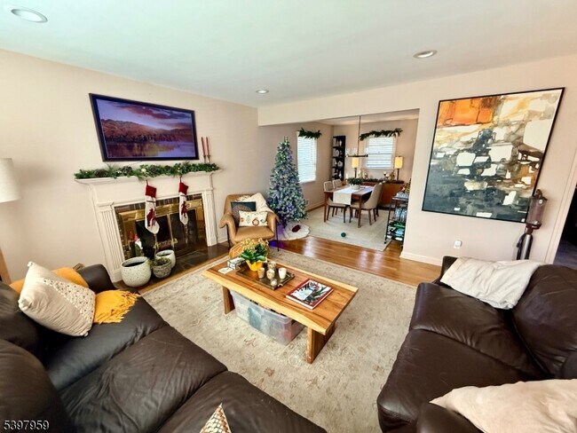 3 Arthur Rd in Bridgewater, NJ - Foto de edificio - Building Photo