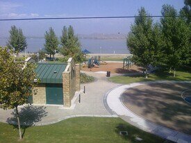 32942 Perret Blvd, Unit 1 in Lake Elsinore, CA - Building Photo