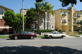 630 E Orange Grove Ave in Burbank, CA - Building Photo - Building Photo