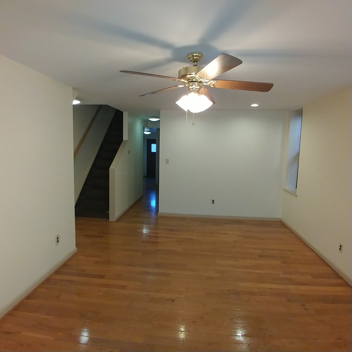 1207 Carpenter St, Unit A in Philadelphia, PA - Building Photo