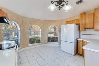 2655 Lakeforest Ct in Dallas, TX - Building Photo - Building Photo