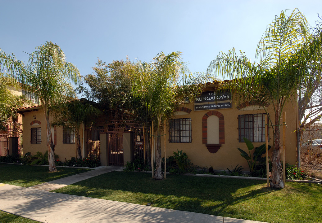 3036 Shrine Place in Los Angeles, CA - Building Photo