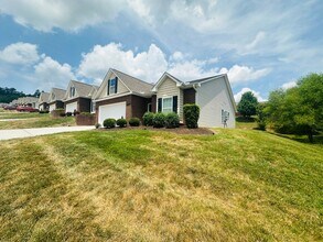 6949 Pemmbrooke Shire Ln in Knoxville, TN - Building Photo - Building Photo