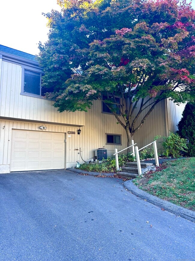 152b Apache Ln in Stratford, CT - Building Photo - Building Photo