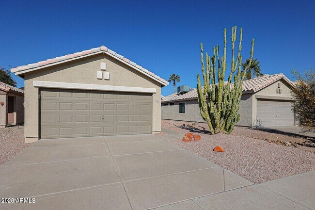 2134 E Robin Ln in Phoenix, AZ - Building Photo - Building Photo