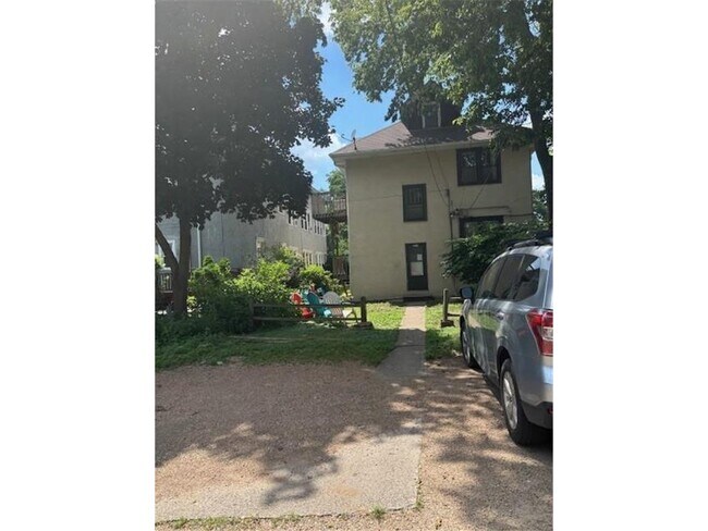 3237 Lyndale Ave S in Minneapolis, MN - Building Photo - Building Photo