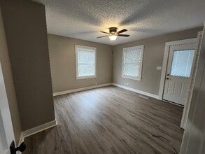 2114 Buttermilk Rd in Cottondale, AL - Foto de edificio - Building Photo