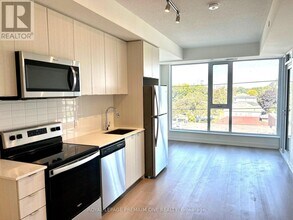 859 The Queensway in Toronto, ON - Building Photo - Building Photo