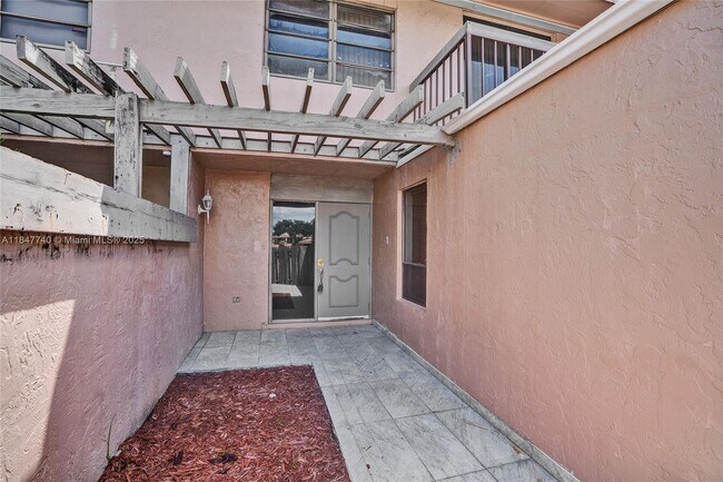 20607 NE 7th Ct in Miami, FL - Building Photo - Building Photo