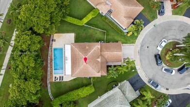 1012 Tupelo Way in Weston, FL - Building Photo - Building Photo