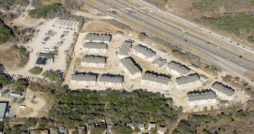 Crosswinds Apartment Homes in San Antonio, TX - Foto de edificio