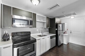 621 11th St in Miami Beach, FL - Building Photo - Building Photo