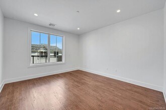 291 Main St in Eastchester, NY - Building Photo - Building Photo