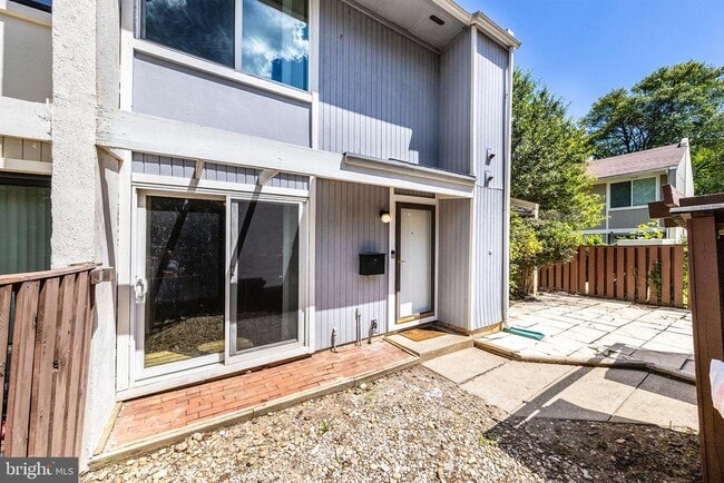 2232 Southgate Square in Reston, VA - Building Photo - Building Photo