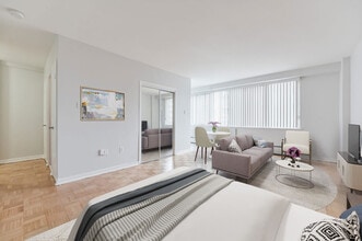 48 Isabella St in Toronto, ON - Building Photo - Building Photo