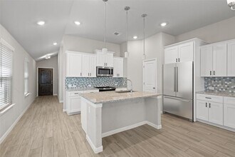 117 Woods Edge Ln in Andice, TX - Building Photo - Building Photo
