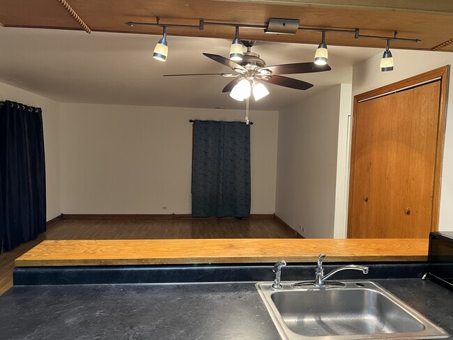 1362 Cove Dr in Prospect Heights, IL - Building Photo - Building Photo