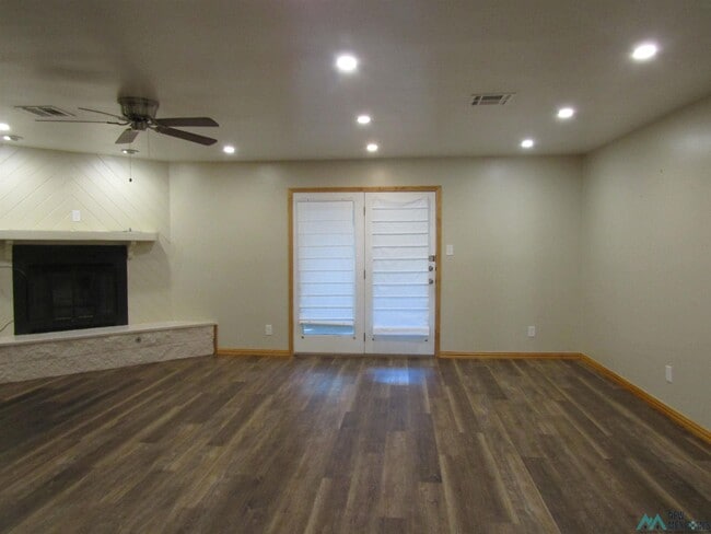 1915 Villa Dr in Artesia, NM - Building Photo - Building Photo