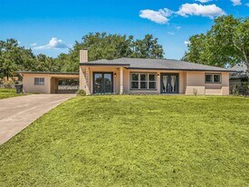 15203 Rainbow 1 St in Austin, TX - Building Photo