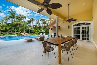 1033 Almeria Ave in Coral Gables, FL - Building Photo - Building Photo