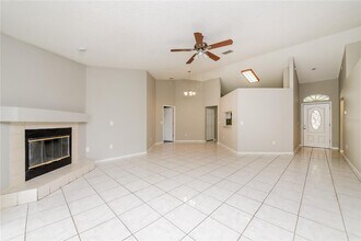 1216 Grassy Meadow Pl in Brandon, FL - Building Photo - Building Photo