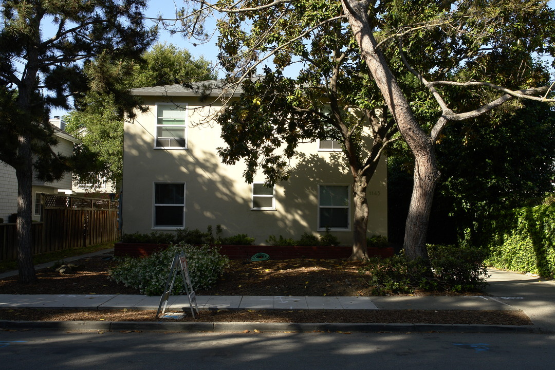 1143 Pine St in Menlo Park, CA - Building Photo