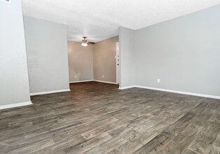 Sierra Nevada in Dallas, TX - Foto de edificio - Building Photo