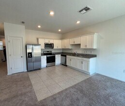 521 Madison Dr in Davenport, FL - Building Photo - Building Photo