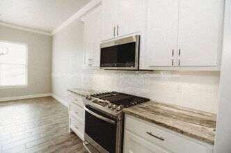 1411 Sweetbriar Way in Centerton, AR - Foto de edificio - Building Photo