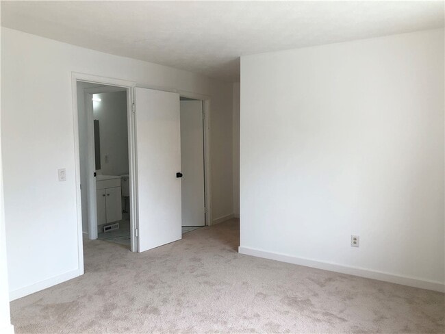 property at 153 Windsorshire Dr